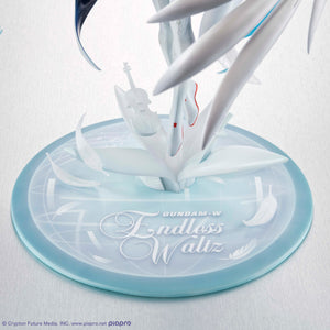 Lucrea: Mobile Suit Gundam 45th Anniversary × Hatsune Miku – Hatsune Miku × Wing Gundam Zero EW