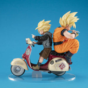 DESKTOP REAL McCOY EX: Dragon Ball Z - Super Saiyan Goku, Super Saiyan Gohan & Motorbike