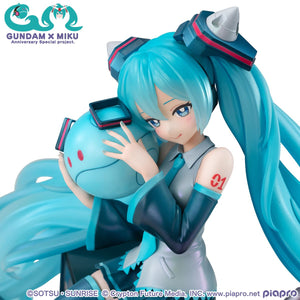 Lucrea: Gundam 45th Anniversary x Hatsune Miku - Hatsune Miku x 00 Gundam