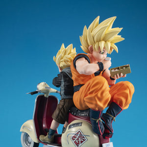 DESKTOP REAL McCOY EX: Dragon Ball Z - Super Saiyan Goku, Super Saiyan Gohan & Motorbike