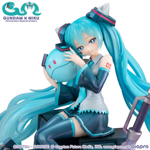 Lucrea: Gundam 45th Anniversary x Hatsune Miku - Hatsune Miku x 00 Gundam