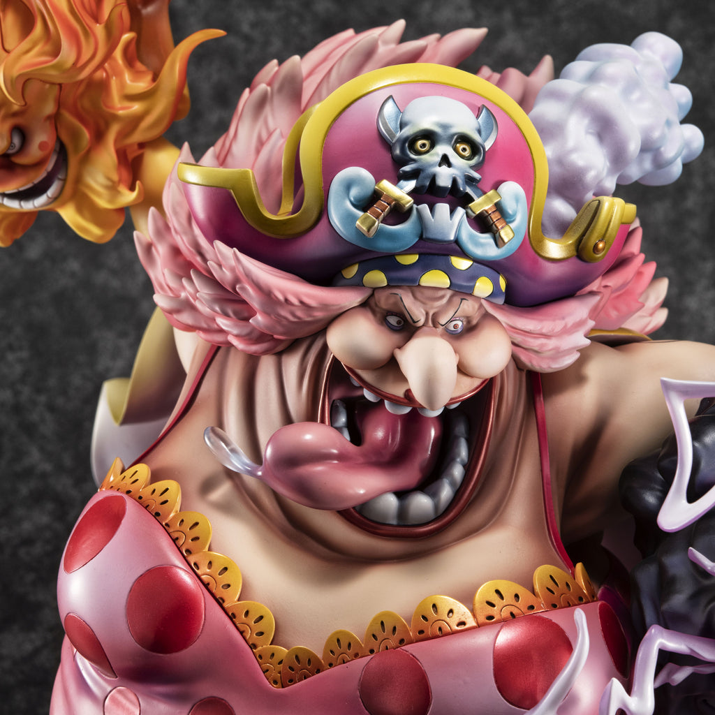  Megahouse - One Piece - SA-Maximum - Great Pirate Big Mom  Charlotte Linlin, Portrait of Pirate Collectible Figure : Toys & Games